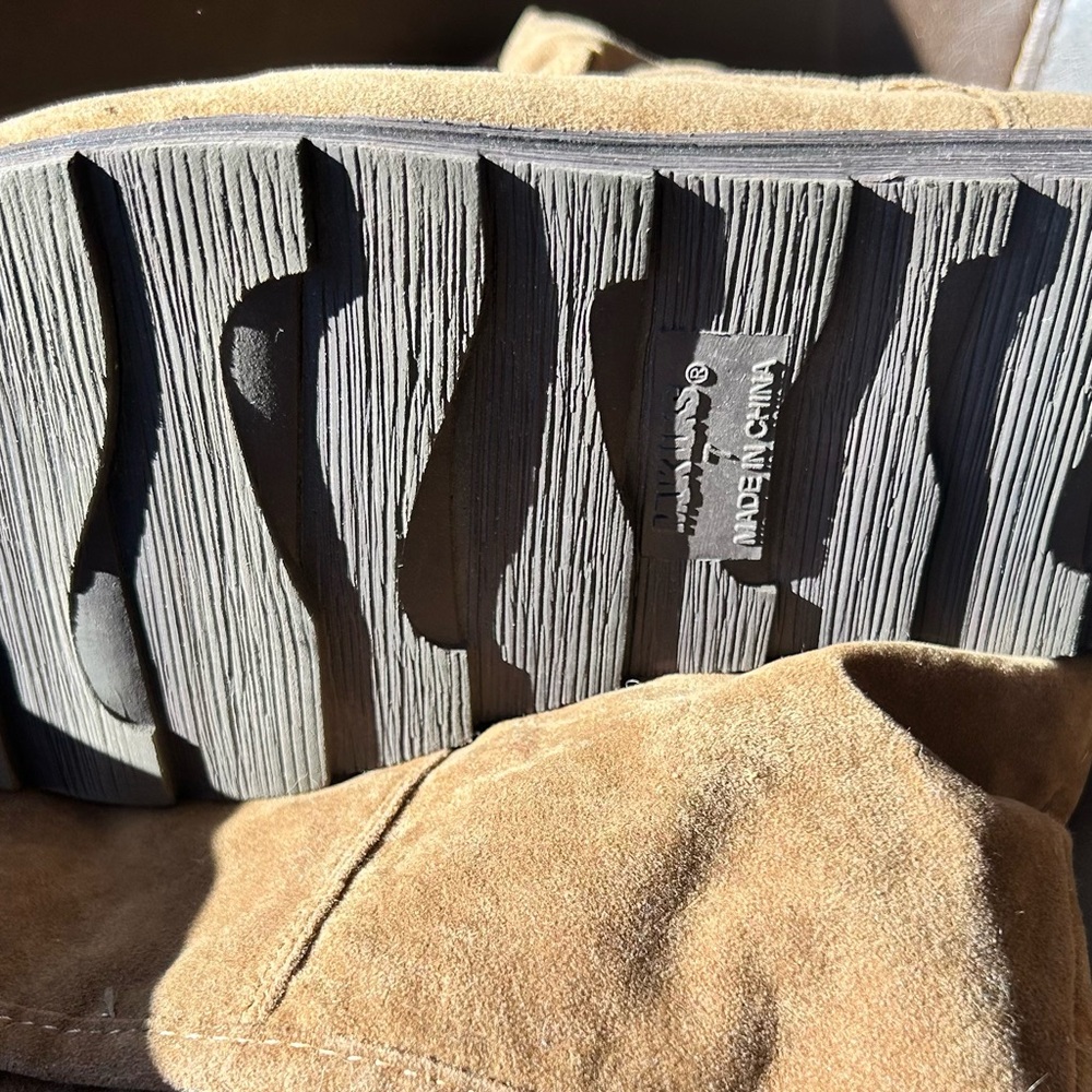 Sz 7 Mukluk Boots-can be worn high or folded over - Picture 7 of 11